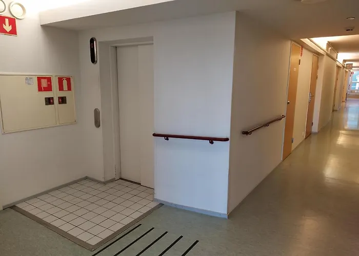 West Side فندق 3*